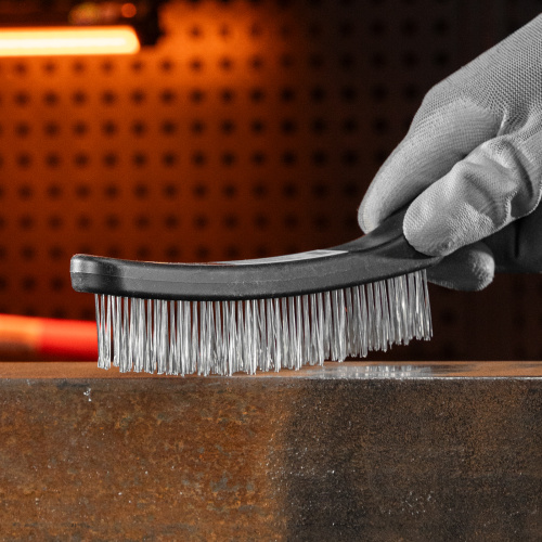 Щетка четырехрядная металлическая с пластмассовой ручкой Sparta по ценам производителя в Санкт-Петербурге с доставкой по всей России