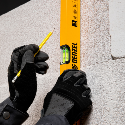 Уровень алюминиевый, 1200 мм, фрезерованный, 3 глазка Denzel купить в Москве с доставкой по всей России | ProtosMarket.ru