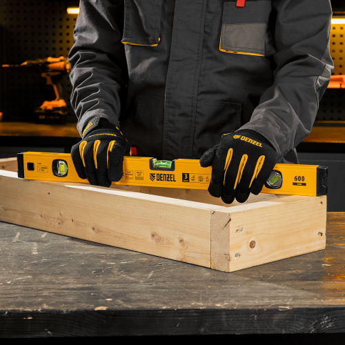 Уровень алюминиевый, магнит, фрезерованный, 3 глазка (1 зеркал.) 0,5 мм/м, 600 мм Denzel по ценам производителя в Санкт-Петербурге с доставкой по всей России