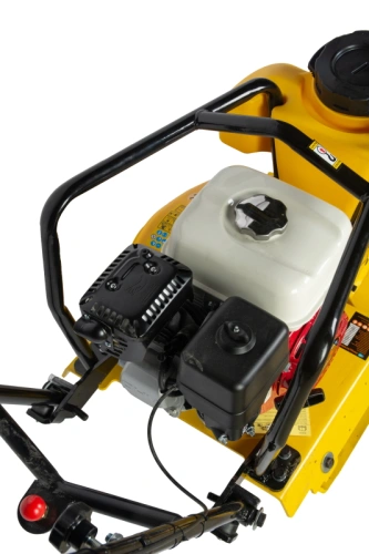 Виброплита 80 кг, 13,5кН (Honda) бак, коврик, колесный комплект TOR C-80T по ценам производителя в Санкт-Петербурге с доставкой по всей России