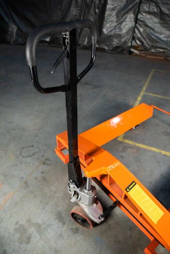 Тележка гидравлическая для рулонов 2500 кг 1150х850 мм полиуретановые колеса TOR ZT по ценам производителя в Санкт-Петербурге с доставкой по всей России