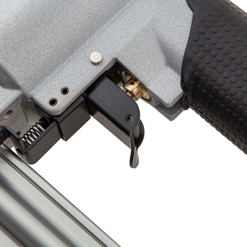 Нейлер пневматический для гвоздей от 10 до 50 мм Matrix купить в Москве с доставкой по всей России | ProtosMarket.ru