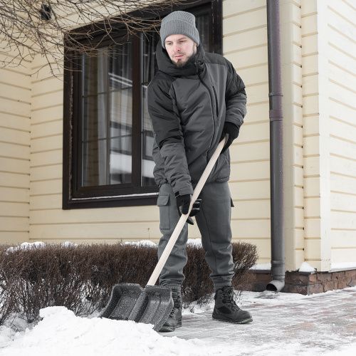 Лопата для уборки снега пластиковая, 380х385х1420 мм, оцинк. планка, деревянный черенок купить в Москве с доставкой по всей России | ProtosMarket.ru