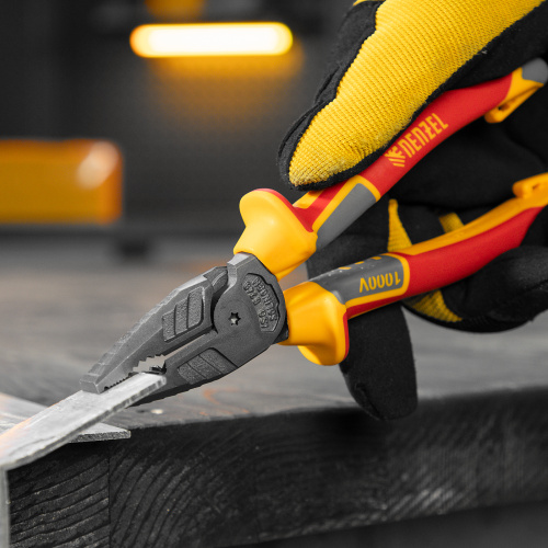 Плоскогубцы комбинированные, диэлектрические трехкомпонентные рукоятки до 1000 В, 180 мм Denzel купить в Москве с доставкой по всей России | ProtosMarket.ru