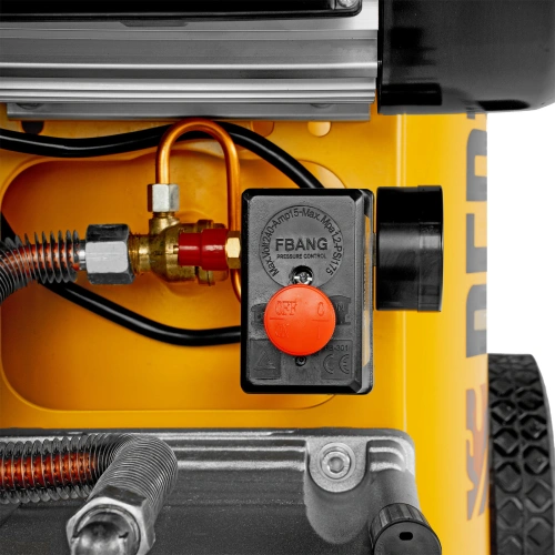 Компрессор воздушный рем. привод BCI 2100/50, 2,1 кВт, 50 литров, 400 л/мин Denzel по ценам производителя в Санкт-Петербурге с доставкой по всей России