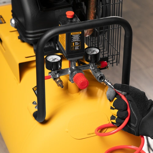 Компрессор воздушный BCV2200/100, ременный привод, 2.2 кВт, 100 литров, 370 л/мин Denzel по ценам производителя в Санкт-Петербурге с доставкой по всей России