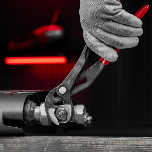 Клещи переставные 250 мм, кнопочный механизм, хром-ванадий, обливные рукоятки Matrix по ценам производителя в Санкт-Петербурге с доставкой по всей России