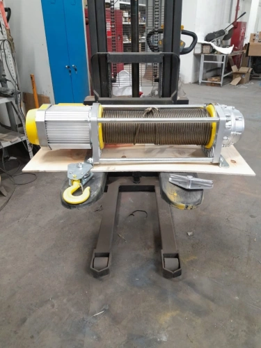 Лебедка электрическая 1250кг 100м с канатом 220В алюминиевый корпус TOR KCD(А) по ценам производителя в Санкт-Петербурге с доставкой по всей России