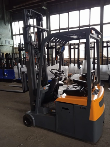 Погрузчик электрический трехопорный XILIN 1,5 т 4,5 м CPD15S-E сайдшифт по ценам производителя в Санкт-Петербурге с доставкой по всей России