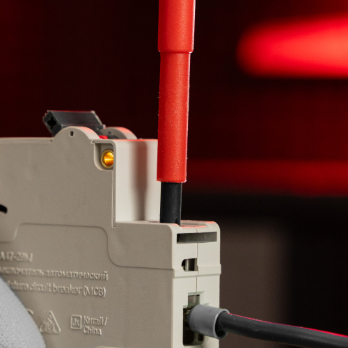 Отвертка Insulated, PH1 x 75 мм, CrMo, до 1000 В, двухкомпонентная рукоятка Matrix Professional купить в Москве с доставкой по всей России | ProtosMarket.ru