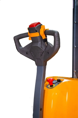 Штабелер самоходный 1,5 т 4,5 м XILIN CDDR15-III 24/200 В/Ач (сопровождаемый) по ценам производителя в Санкт-Петербурге с доставкой по всей России