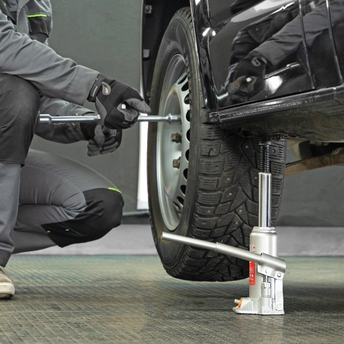 Домкрат гидравлический бутылочный, 4 т, h подъема 194-372 мм, в пластиковом кейсе Matrix по ценам производителя в Санкт-Петербурге с доставкой по всей России