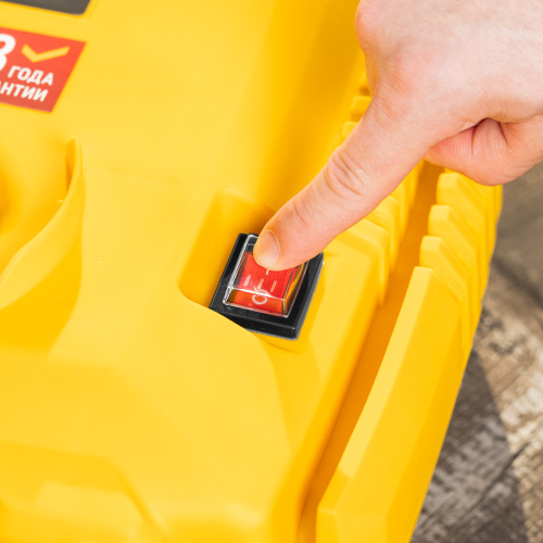 Компрессор воздушный DL1300, 10 бар, 1,3 кВт 180 л/мин 5 л, с набором аксессуаров Denzel по ценам производителя в Санкт-Петербурге с доставкой по всей России