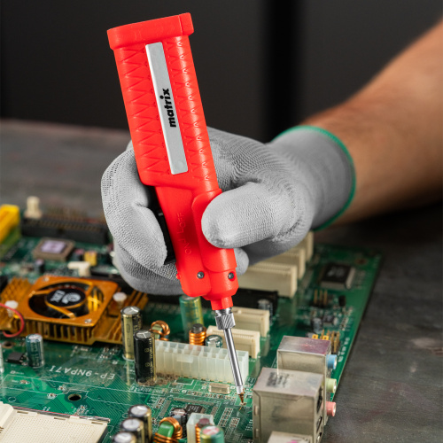 Паяльник беспроводной 4.5 В, 8 Вт, 350°С, припой 10 г, работа от элементов питания 3хАА Matrix по ценам производителя в Санкт-Петербурге с доставкой по всей России