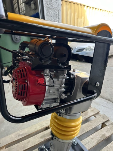 Вибротрамбовка 70 кг, 20 кН (Honda), чугунный корпус TOR RM-80 по ценам производителя в Санкт-Петербурге с доставкой по всей России