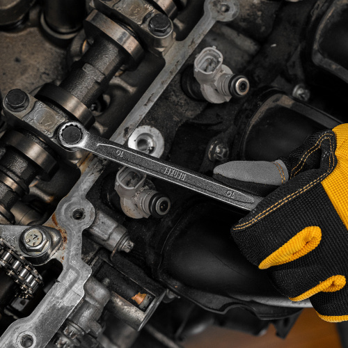 Набор инструментов, 1/2", 1/4", CrV, S2, пластиковый кейс, 64 предмета Denzel по ценам производителя в Санкт-Петербурге с доставкой по всей России