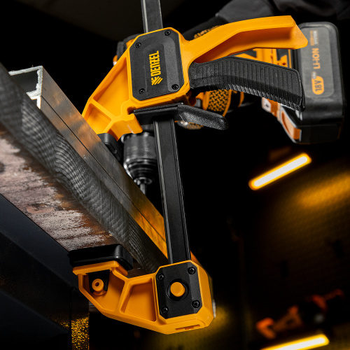 Струбцина F-образная, быстрозажимная, 300 х 80 мм, усиленный нейлоновый корпус Denzel купить в Москве с доставкой по всей России | ProtosMarket.ru