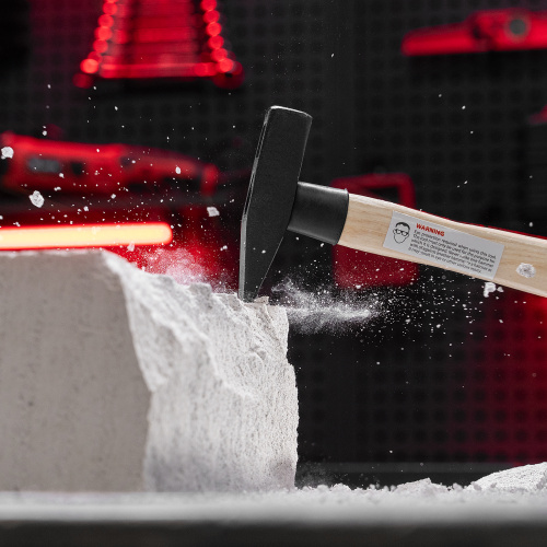 Молоток слесарный, 300 г, квадратный боек, деревянная рукоятка Matrix купить в Москве с доставкой по всей России | ProtosMarket.ru