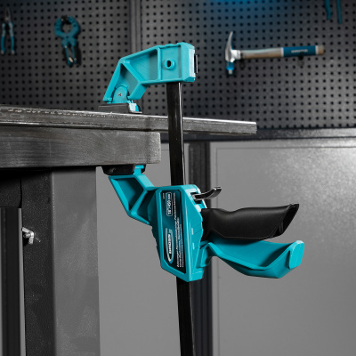 Струбцина реечная, быстрозажимная, пистолетного типа, пошаговый механизм, пластиковый корпус, 450мм Gross купить в Москве с доставкой по всей России | ProtosMarket.ru