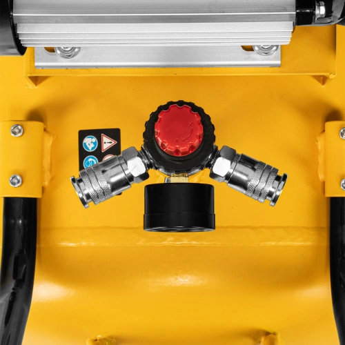 Компрессор воздушный рем. привод BCI 2200/100, 2,2 кВт, 100 литров, 420 л/мин Denzel по ценам производителя в Санкт-Петербурге с доставкой по всей России