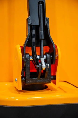 Штабелер самоходный 1,2 т 3,0 м TOR CQDA1230-EL 24/65 В/Ач (сопровождаемый) по ценам производителя в Санкт-Петербурге с доставкой по всей России