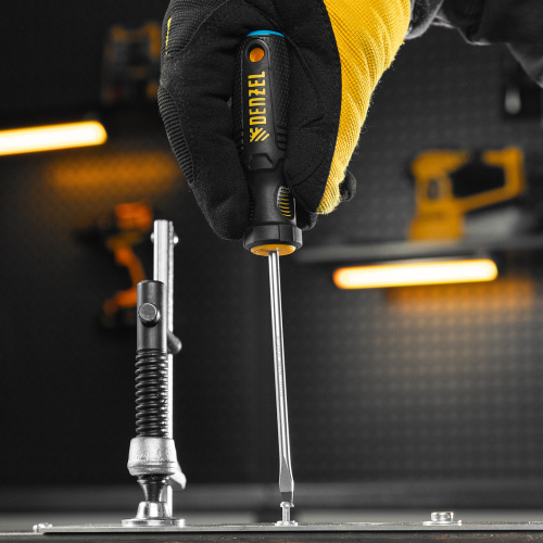 Отвертка, SL4х100 мм, S2, 3к рукоятка Denzel по ценам производителя в Санкт-Петербурге с доставкой по всей России