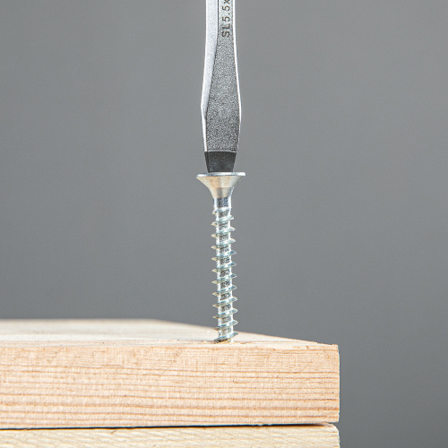 Отвертка SL5.5 x 100 мм, S2, трехкомпонентная рукоятка Gross по ценам производителя в Санкт-Петербурге с доставкой по всей России