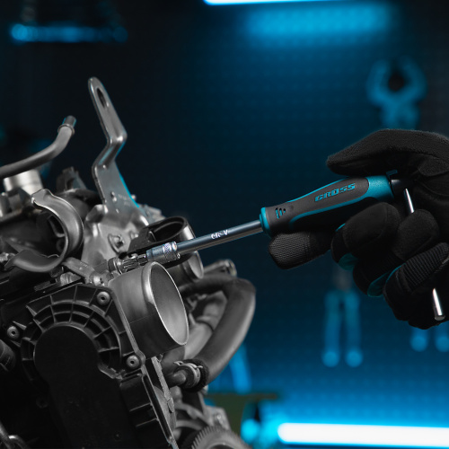 Набор инструментов, 1/4", 1/2", CrV, 120 зубьев, 82 предмета Gross купить в Москве с доставкой по всей России | ProtosMarket.ru