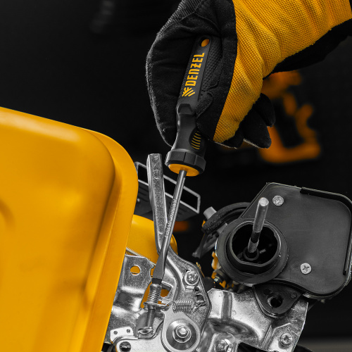 Отвертка SL5x75 мм, CrV, трехкомпонентная рукоятка Denzel по ценам производителя в Санкт-Петербурге с доставкой по всей России