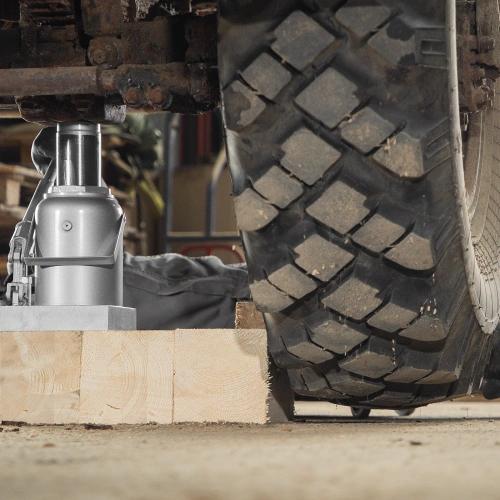 Домкрат гидравлический бутылочный, 30 т, высота подъема 260-415 мм Matrix по ценам производителя в Санкт-Петербурге с доставкой по всей России