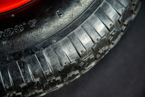 Колесо пневматическое резиновое 387 мм 4.00-8 (подшипник 16 мм) по ценам производителя в Санкт-Петербурге с доставкой по всей России