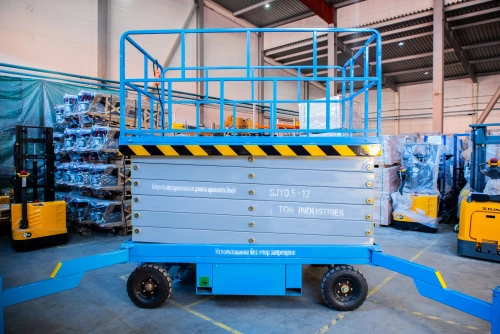 Подъемник ножничный передвижной 500 кг 12/14 м TOR SJY-0,5-12 DC аккумуляторный купить в Москве с доставкой по всей России | ProtosMarket.ru