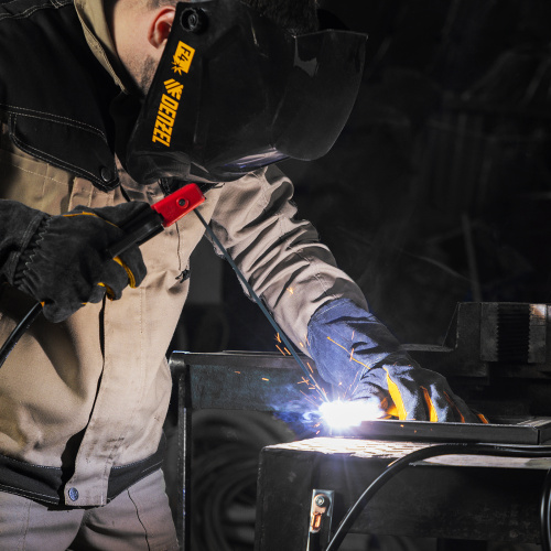 Аппарат инвертор. дуговой сварки SDM-220 Top, 220 А, ПВ 60% кейс Denzel по ценам производителя в Санкт-Петербурге с доставкой по всей России