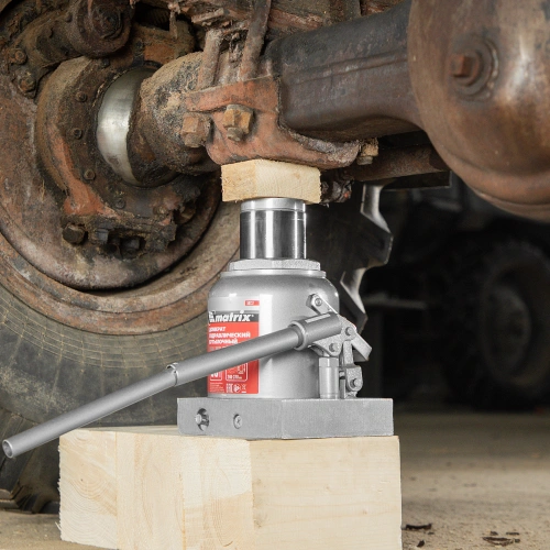 Домкрат гидравлический бутылочный, 50 т, высота подъема 240-370 мм Matrix по ценам производителя в Санкт-Петербурге с доставкой по всей России