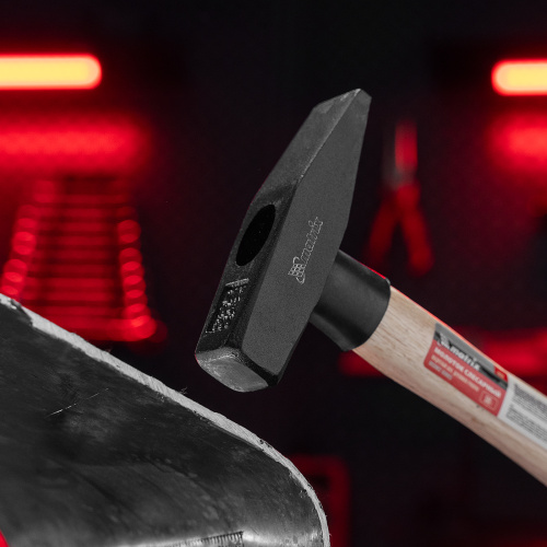 Молоток слесарный, 500 г, квадратный боек, деревянная рукоятка Matrix купить в Москве с доставкой по всей России | ProtosMarket.ru