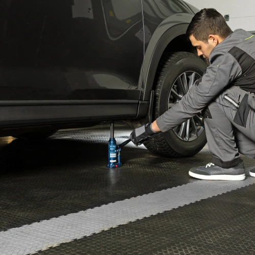 Домкрат гидравлический бутылочный, 2 т, h подъема 178-338 мм, в пластиковом кейсе Stels по ценам производителя в Санкт-Петербурге с доставкой по всей России