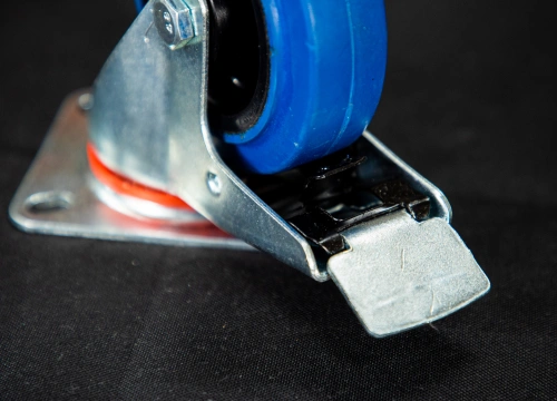 Колесо поворотное резина SRCLb 42 100 мм с тормозом (F) по ценам производителя в Санкт-Петербурге с доставкой по всей России