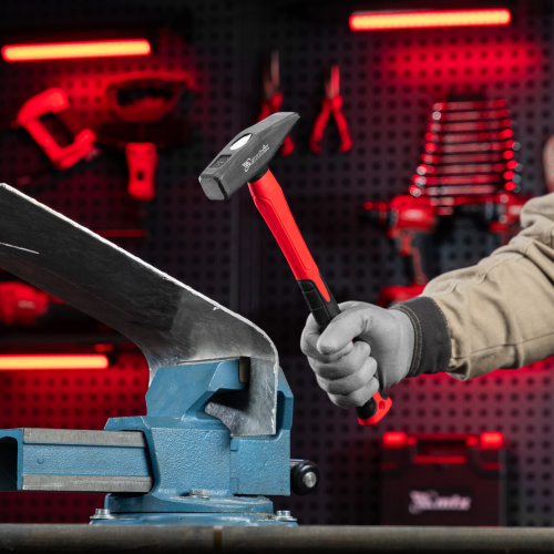 Молоток слесарный optimal, 600 г, фибергласовая обрезиненная рукоятка, квадратный боек Matrix купить в Москве с доставкой по всей России | ProtosMarket.ru