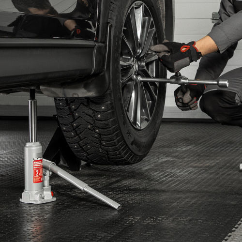 Домкрат гидравлический бутылочный, 2 т, высота подъема 181-345 мм Matrix по ценам производителя в Санкт-Петербурге с доставкой по всей России