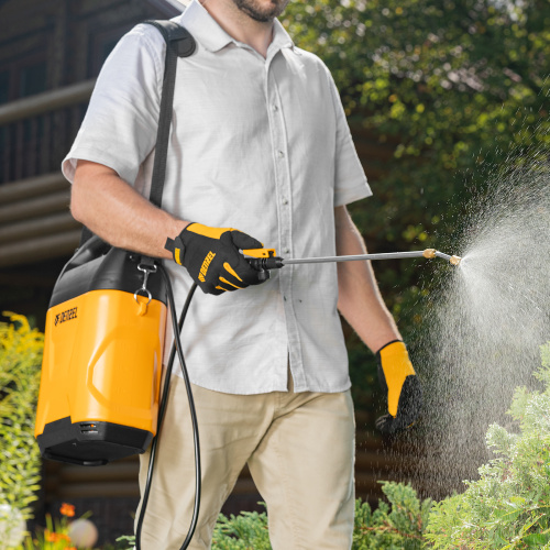 Опрыскиватель аккумуляторный D-5LI, 5 л, Li-Ion акк., 12 В, 2 Ач Denzel купить в Москве с доставкой по всей России | ProtosMarket.ru