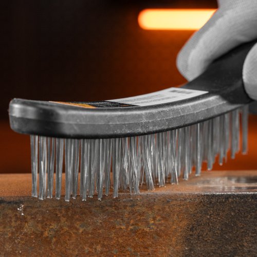 Щетка четырехрядная металлическая с пластмассовой ручкой Sparta по ценам производителя в Санкт-Петербурге с доставкой по всей России