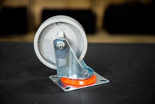 Колесо поворотное чугунное EM01 VKV 100 100 мм термостойкое по ценам производителя в Санкт-Петербурге с доставкой по всей России