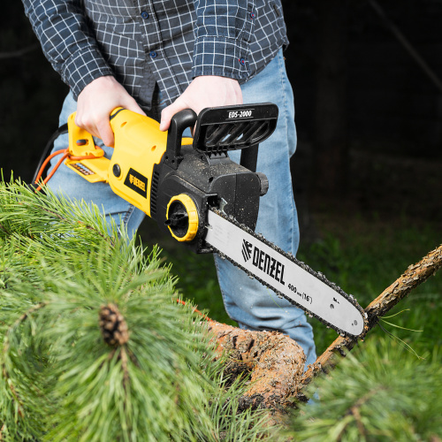 Пила цепная электрическая EDS-2000, 2 кВт,продольная, шина 40 см, шаг 3/8, паз 1.3 мм, 56 звеньев Denzel купить в Москве с доставкой по всей России | ProtosMarket.ru