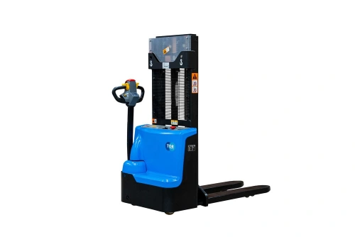 Штабелер самоходный 1,5 т 2,5 м TOR WS15H-2500SC PRO Li-ion 24/60 В/Ач контр. скорости подъема по ценам производителя в Санкт-Петербурге с доставкой по всей России