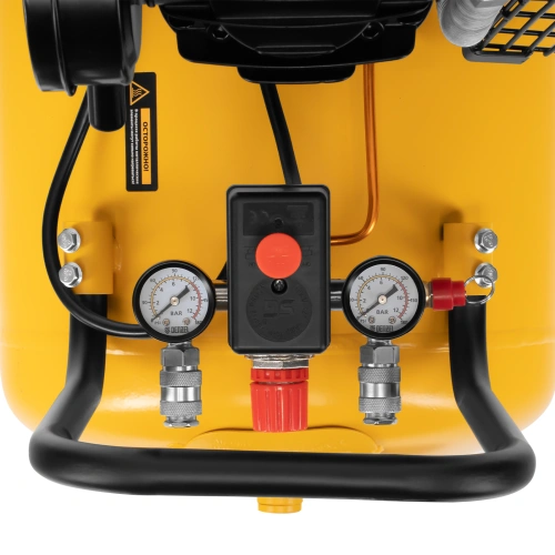 Компрессор воздушный BCV2200/100, ременный привод, 2.2 кВт, 100 литров, 370 л/мин Denzel по ценам производителя в Санкт-Петербурге с доставкой по всей России