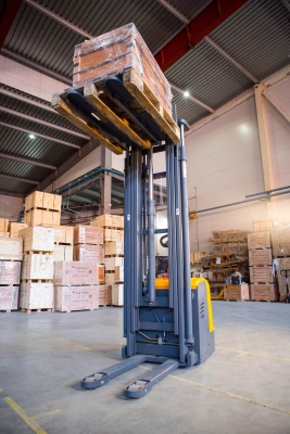 Штабелер самоходный 1,5 т 5,6 м XILIN CDDK15-III 24/200 В/Ач (с платформой) по ценам производителя в Санкт-Петербурге с доставкой по всей России