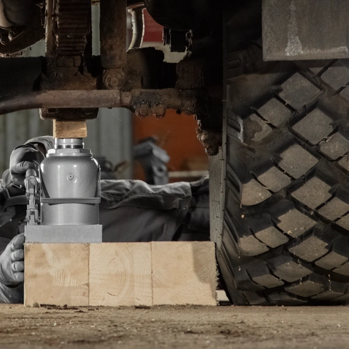 Домкрат гидравлический бутылочный, 30 т, h подъема 244-370 мм Matrix по ценам производителя в Санкт-Петербурге с доставкой по всей России