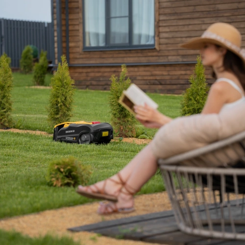 Робот-газонокосилка Grass Master 1000  1000м², 3Ач, 28V, LCD дисплей, Wi-Fi Denzel по ценам производителя в Санкт-Петербурге с доставкой по всей России