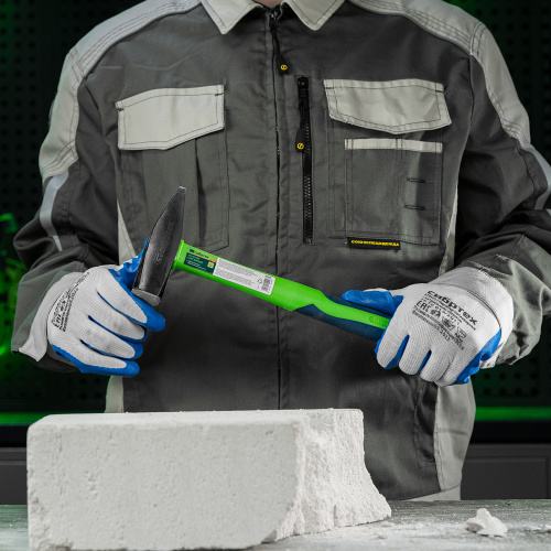 Молоток слесарный, 600 г, фибергласовая обрезиненная рукоятка Сибртех купить в Москве с доставкой по всей России | ProtosMarket.ru