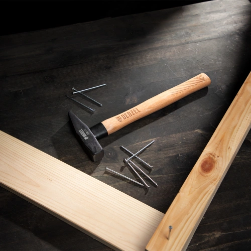 Молоток слесарный, 500 г, кованый квадратный боек, буковая рукоятка Denzel купить в Москве с доставкой по всей России | ProtosMarket.ru